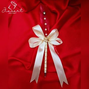 Offwhite Pen With Maroon Single Feather Pen