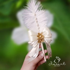 Simple Offwhite Pen With Ostrich Feather 