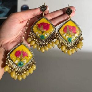 Mehindi Earings Set in resin with tika