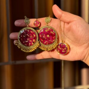 Flower Preservation jewellery setin red color